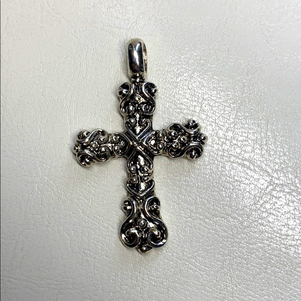 Silver cross pendant